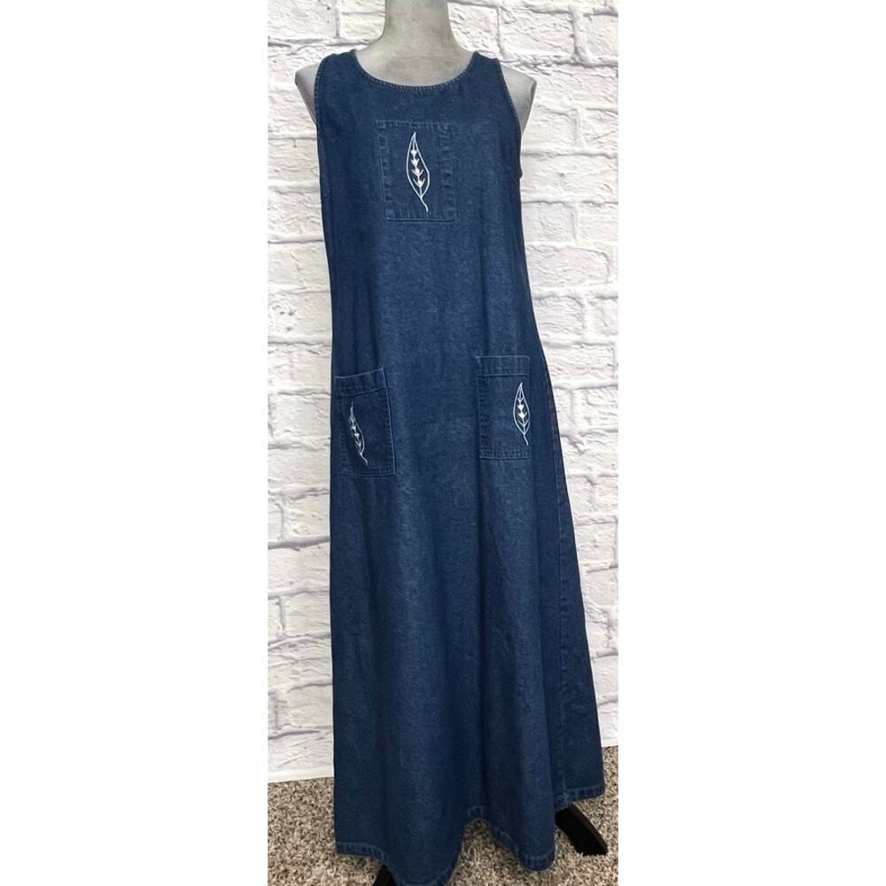 Vintage Blue J. Comfy Denim Chambray Jumper Dress with Embroidered Leaf Motif - Picture 2 of 11